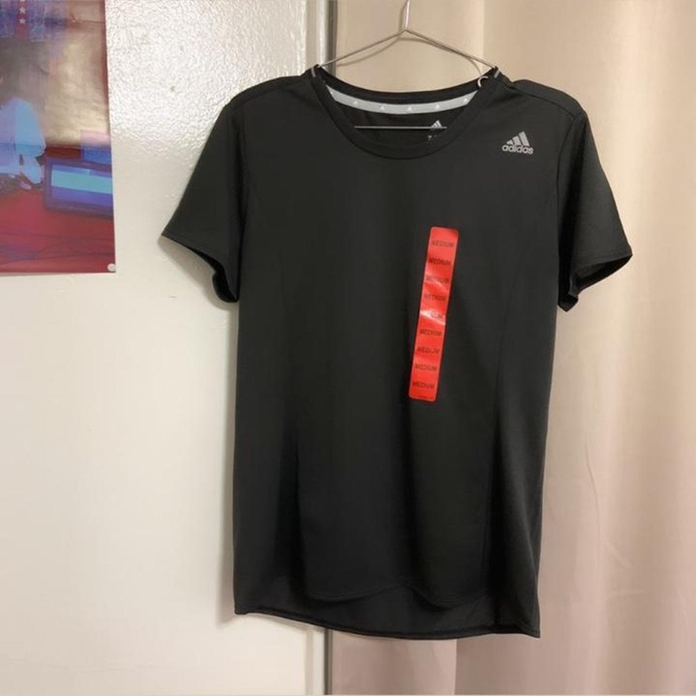 ADIDAS Women’s T-Shirt in Black Size M